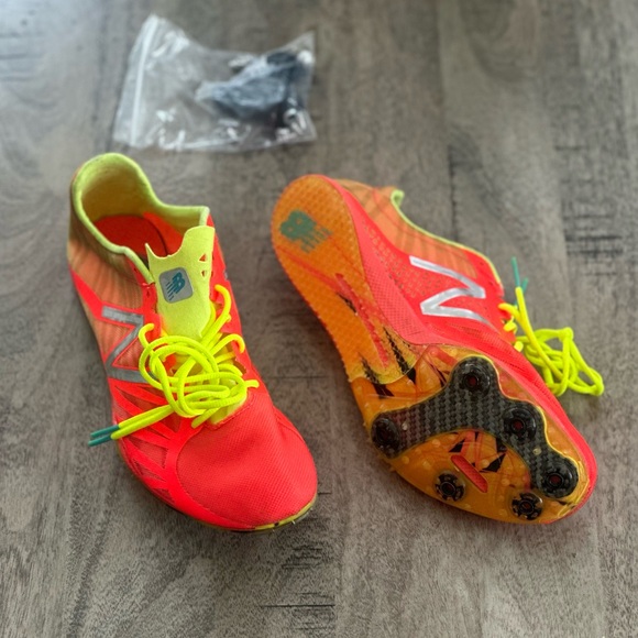 New Balance Women’s Middle Distance Track Spikes MD800 - Picture 9 of 10